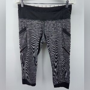 lululemon Crop Black Gray Stripe Stripes 2 Hidden Pockets Leggings Workout Gym 8